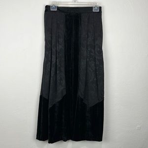Vintage Susan Bristol Women’s Black Textured Skirt